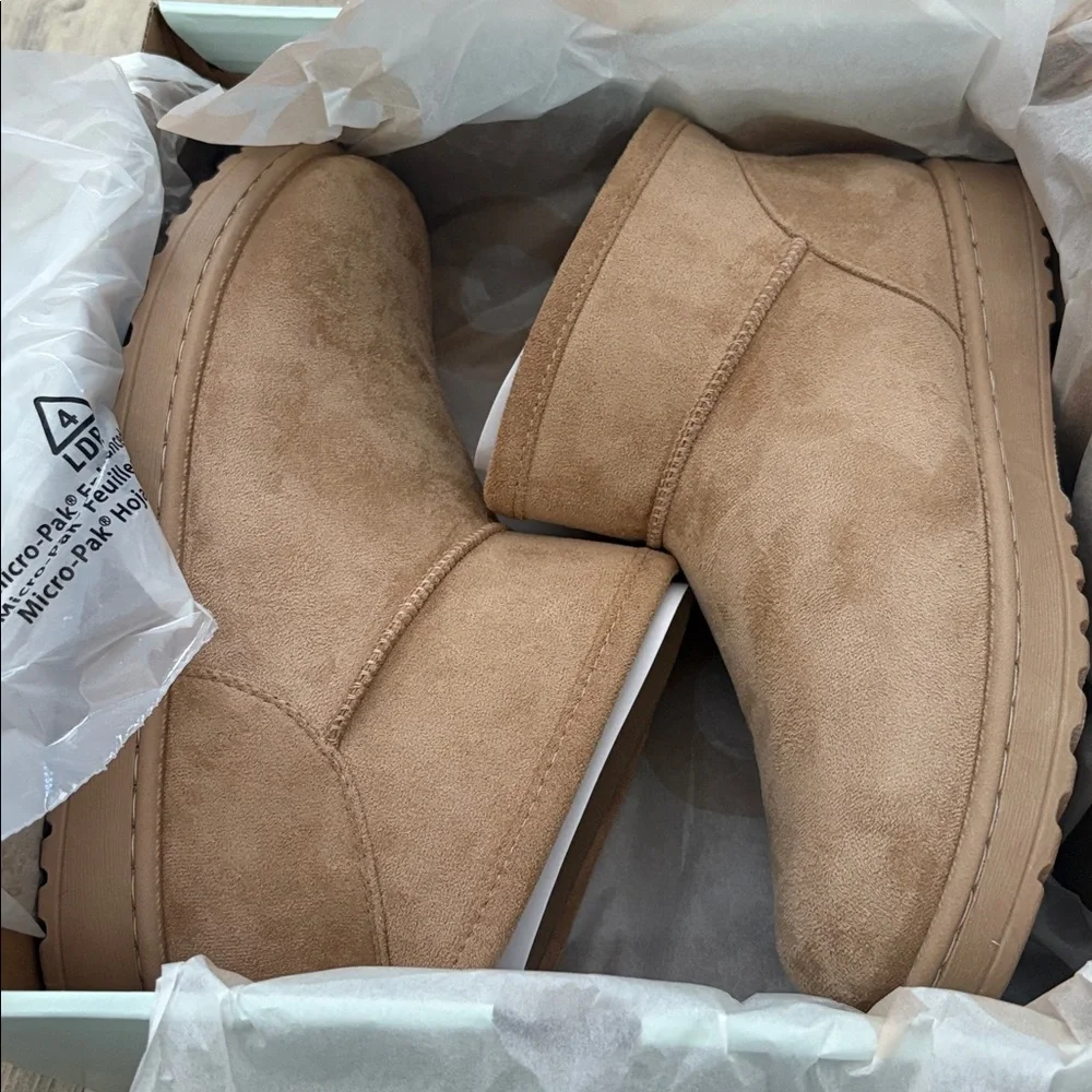 SO Women’s Lupita Cozy Mini Boots - Tan